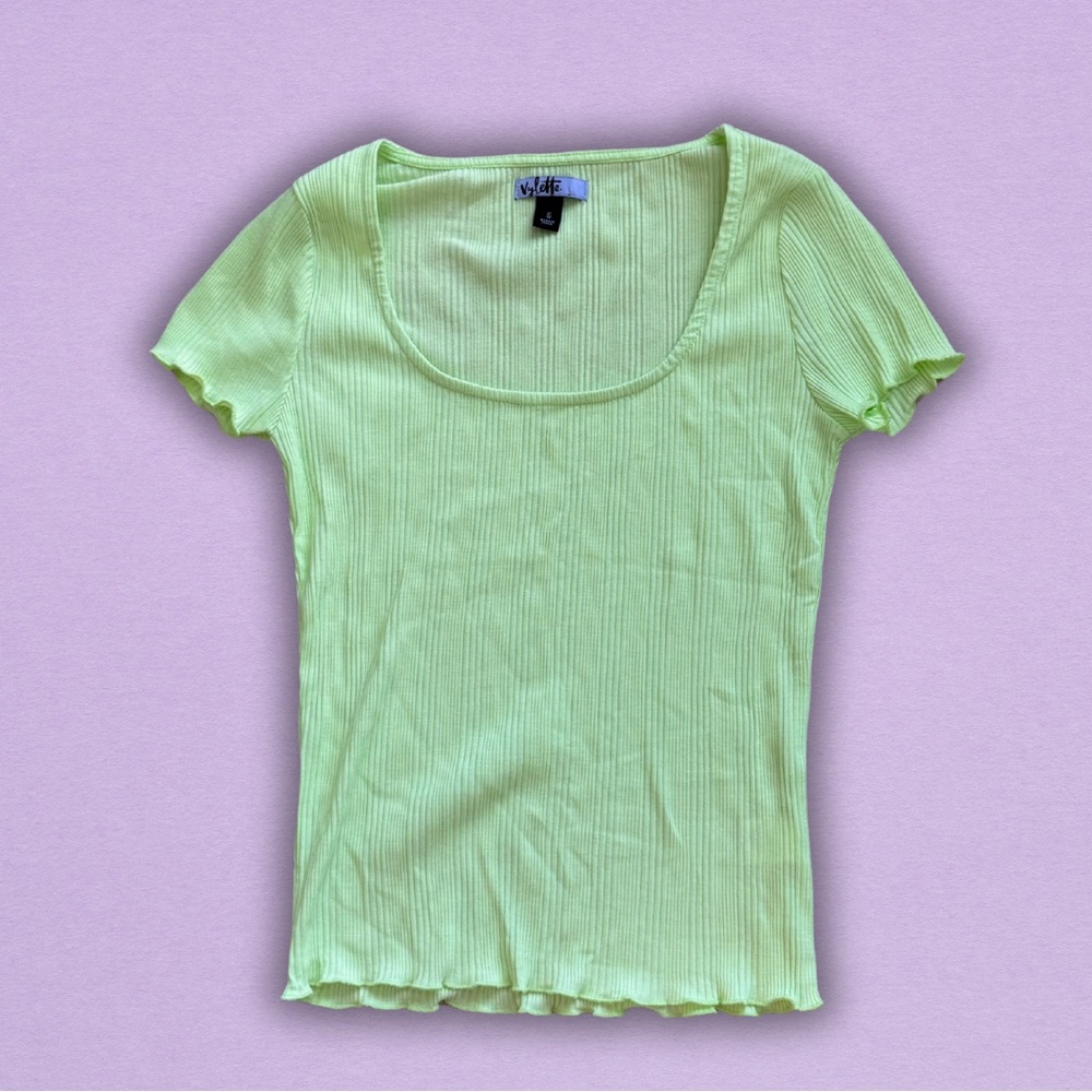 Juniors S Scoop Neck Lettuce Edge Shirt